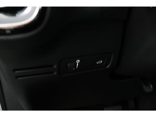 Volvo  XC40 T2 Business Pro | Panoramadak | BLIS | Camera | Trekhaak | Adaptieve Cruise | Stoelverwarming / S... ActivLease financial lease