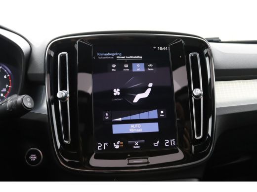 Volvo  XC40 T2 Business Pro | Panoramadak | BLIS | Camera | Trekhaak | Adaptieve Cruise | Stoelverwarming / S... ActivLease financial lease