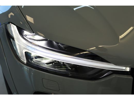 Volvo  XC60 T8 455PK Heico Ultra Black Edition | B&W Audio | Luchtvering | 22"  Polestar | Massage | Ventilatie ActivLease financial lease