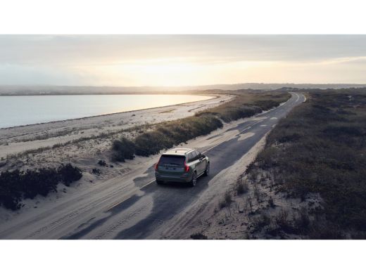 Volvo  XC90 T8 406PK AWD Ultra Dark Executive Ed. | B&W | Luchtvering | 22" | Gelam. glas | Massage/ventilatie ActivLease financial lease