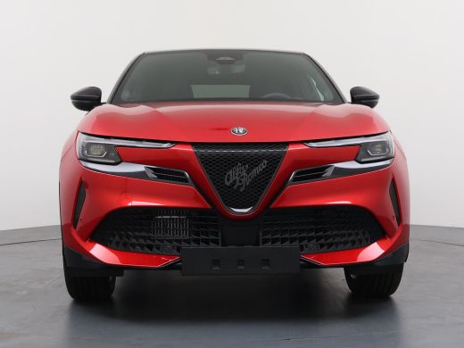 Alfa Romeo Junior Ibrida Ti | 18" lichtmetalen velgen - Fori | Bi-color dak | Elektrisch bediend panoramisch schuifdak ActivLease financial lease