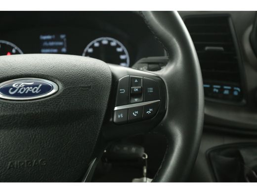 Ford Transit Custom 2.0 L1H1 | Airco | Cruise | Camera | 3 Zits | Trekhaak | Parkeersens. ActivLease financial lease