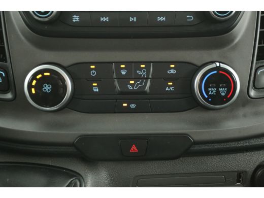 Ford Transit Custom 2.0 L1H1 | Airco | Cruise | Camera | 3 Zits | Trekhaak | Parkeersens. ActivLease financial lease