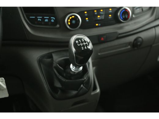 Ford Transit Custom 2.0 L1H1 | Airco | Cruise | Camera | 3 Zits | Trekhaak | Parkeersens. ActivLease financial lease