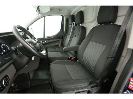 Ford Transit Custom 2.0 L1H1 | Airco | Cruise | Camera | 3 Zits | Trekhaak | Parkeersens. ActivLease financial lease