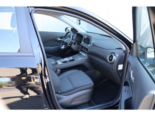 Hyundai Kona Hyundai Kona EV Fashion 64 kWh Adaptive-cruise/Carplay/Camera/Winter-pack ActivLease financial lease
