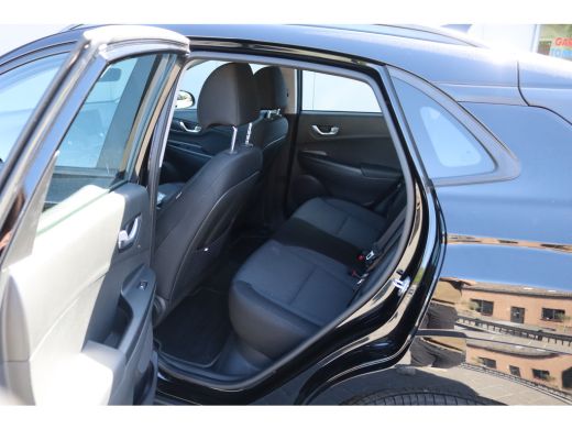 Hyundai Kona Hyundai Kona EV Fashion 64 kWh Adaptive-cruise/Carplay/Camera/Winter-pack ActivLease financial lease