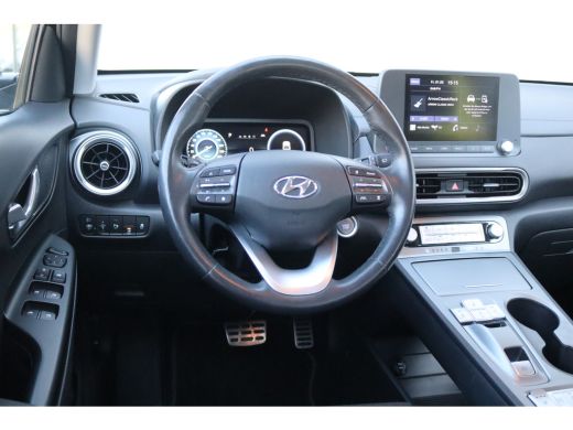Hyundai Kona Hyundai Kona EV Fashion 64 kWh Adaptive-cruise/Carplay/Camera/Winter-pack ActivLease financial lease