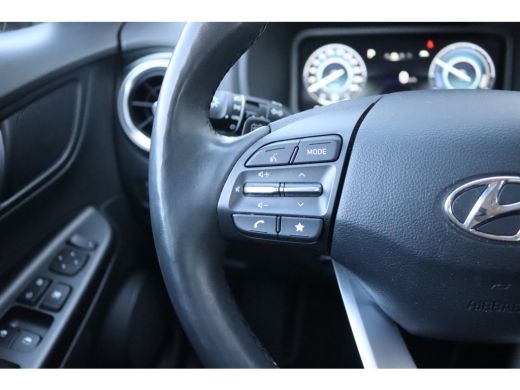 Hyundai Kona Hyundai Kona EV Fashion 64 kWh Adaptive-cruise/Carplay/Camera/Winter-pack ActivLease financial lease