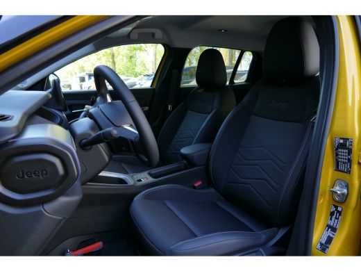 Jeep Avenger 1.2 E-HYBRID 110PK SUMMIT AUTOMAAT / NAVI / CLIMA / CAMERA / 18"LMV / ELEKTR. ACHTERKLEP / JBL AU... ActivLease financial lease