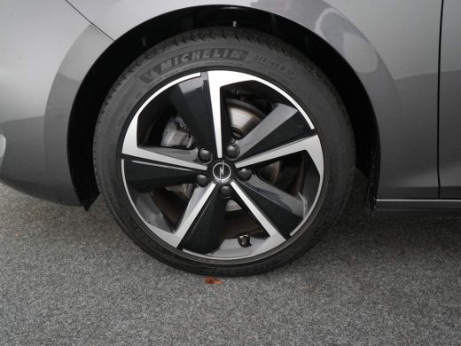 Opel Astra 1.2 Elegance AUTOMAAT | ADAPTIVE CRUISE CONTROLE | 17 INCH LICHTMETAAL | ACHTERUITRIJCAMERA | CLI... ActivLease financial lease