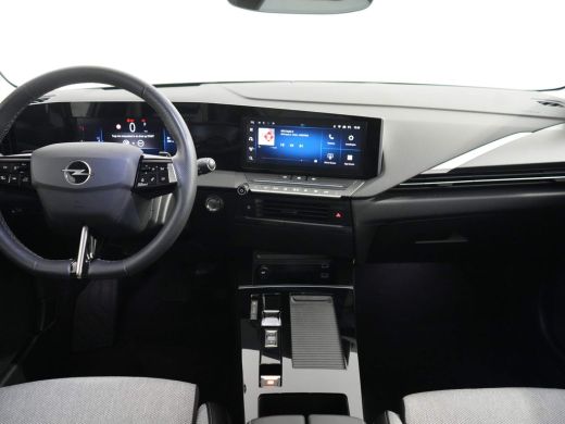 Opel Astra 1.2 Elegance AUTOMAAT | ADAPTIVE CRUISE CONTROLE | 17 INCH LICHTMETAAL | ACHTERUITRIJCAMERA | CLI... ActivLease financial lease