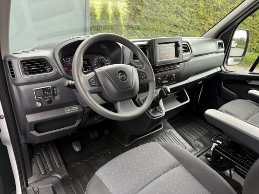 Opel Movano 2.3 Turbo 150 PK / L2H2 / INRICHTING / RVS IMPERIAAL + LADDER / 2.5 TONS TREKHAAK / AIRCO / CRUIS... ActivLease financial lease