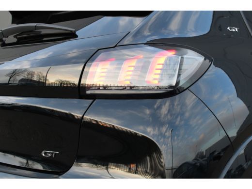 Peugeot 208 1.2 PureTech GT Pack | Automaat | 130pk | Navigatie | Camera | Panoramadak | Stoelverwarming | Fu... ActivLease financial lease
