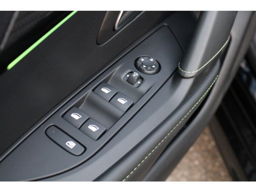 Peugeot 208 1.2 PureTech GT Pack | Automaat | 130pk | Navigatie | Camera | Panoramadak | Stoelverwarming | Fu... ActivLease financial lease
