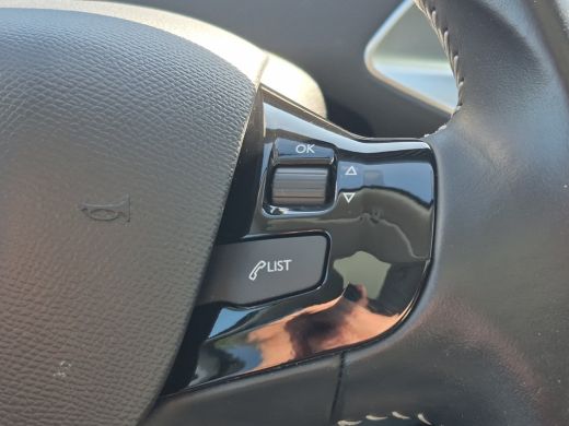 Peugeot 308 SW 1.2 PureTech Blue Lease Premium | Achteruitrijcamera | Airco (automatisch) | Apple Carplay/And... ActivLease financial lease