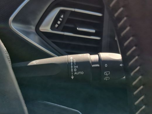 Peugeot 308 SW 1.2 PureTech Blue Lease Premium | Achteruitrijcamera | Airco (automatisch) | Apple Carplay/And... ActivLease financial lease