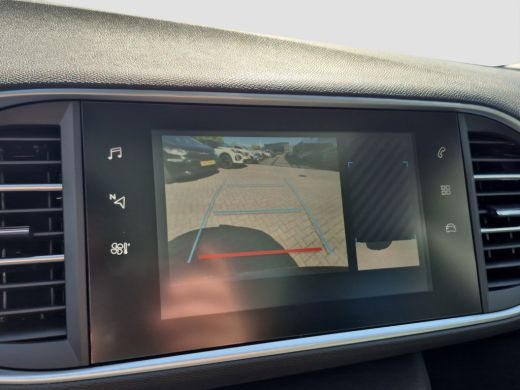 Peugeot 308 SW 1.2 PureTech Blue Lease Premium | Achteruitrijcamera | Airco (automatisch) | Apple Carplay/And... ActivLease financial lease