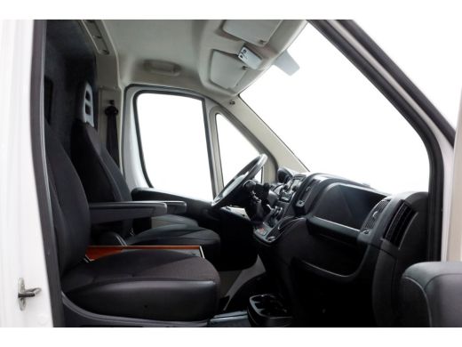 Peugeot Boxer 2.0 BlueHDI E6 130pk L1H2 Premium Navi/Camera/Inrichting 06-2018 ActivLease financial lease