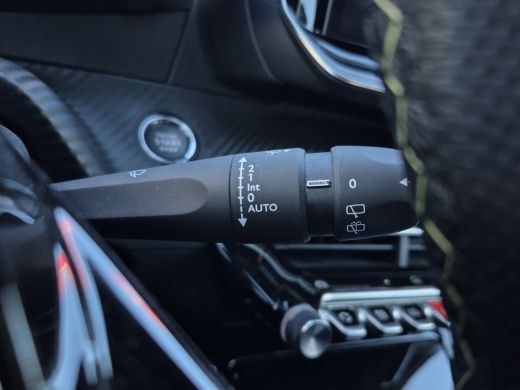 Peugeot e-2008 EV GT 54 kWh SOH 98% | Airco (automatisch) | Apple Carplay/Android Auto|telefoonintegratie premiu... ActivLease financial lease