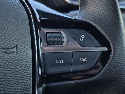 Peugeot e-2008 EV GT 54 kWh SOH 98% | Airco (automatisch) | Apple Carplay/Android Auto|telefoonintegratie premiu... ActivLease financial lease