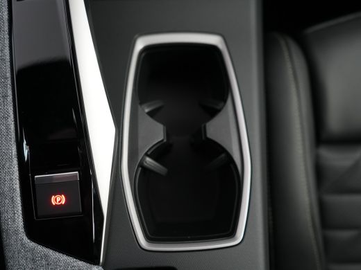 Peugeot e-3008 GT Exclusive | Elektrische parkeerrem | Extra getinte achterste zijruiten en achterruit ActivLease financial lease