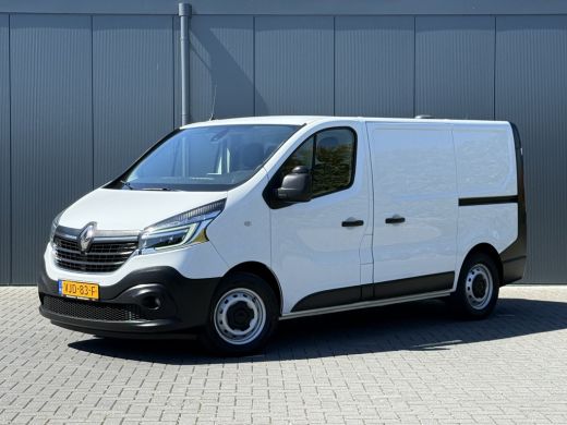 Renault Trafic 2.0 dCi 146 PK / AUTOMAAT / L1H1 / 1e EIG. / 2x SCHUIFDEUR / INRICHTING / CAMERA / 3-ZITS ActivLease financial lease