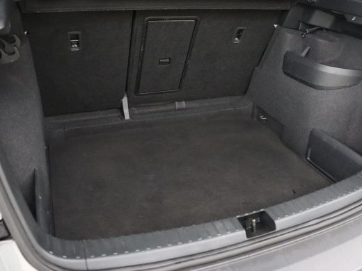 Skoda Karoq 1.5 TSI Business Edition | Panoramadak | Stoelverwarming | Carplay | Navigatie | Parkeerhulp | Cl... ActivLease financial lease