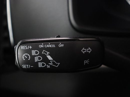 Skoda Karoq 1.5 TSI Business Edition | Panoramadak | Stoelverwarming | Carplay | Navigatie | Parkeerhulp | Cl... ActivLease financial lease