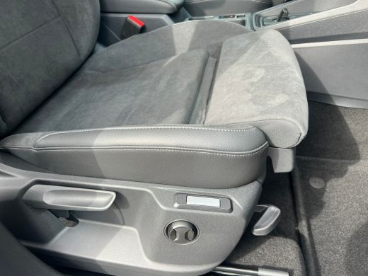 Volkswagen Caddy Limited Edition 1.5 e-Hybrid | 7 Persoons | 4-Seizoenen Banden | Navigatie | App Connect ActivLease financial lease