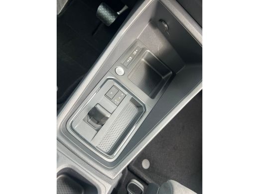 Volkswagen Caddy Limited Edition 1.5 e-Hybrid | 7 Persoons | 4-Seizoenen Banden | Navigatie | App Connect ActivLease financial lease