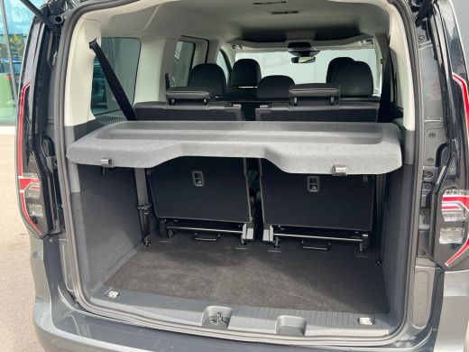 Volkswagen Caddy Limited Edition 1.5 e-Hybrid | 7 Persoons | 4-Seizoenen Banden | Navigatie | App Connect ActivLease financial lease