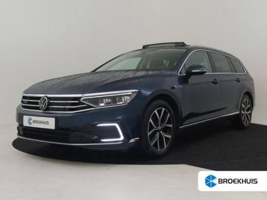 Volkswagen Passat Variant GTE Business 218pk | Panorama dak | Dodehoekdetectie | Achteruitrijcamera  | Navigatie | ...