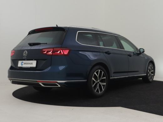 Volkswagen Passat Variant GTE Business 218pk | Panorama dak | Dodehoekdetectie | Achteruitrijcamera  | Navigatie | ... ActivLease financial lease