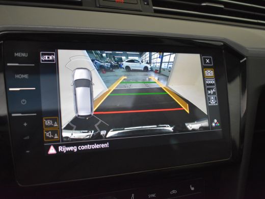 Volkswagen Passat Variant GTE Business 218pk | Panorama dak | Dodehoekdetectie | Achteruitrijcamera  | Navigatie | ... ActivLease financial lease
