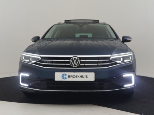 Volkswagen Passat Variant GTE Business 218pk | Panorama dak | Dodehoekdetectie | Achteruitrijcamera  | Navigatie | ... ActivLease financial lease