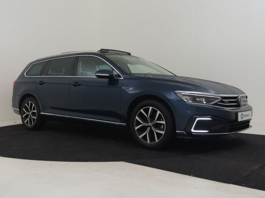 Volkswagen Passat Variant GTE Business 218pk | Panorama dak | Dodehoekdetectie | Achteruitrijcamera  | Navigatie | ... ActivLease financial lease