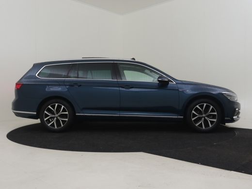 Volkswagen Passat Variant GTE Business 218pk | Panorama dak | Dodehoekdetectie | Achteruitrijcamera  | Navigatie | ... ActivLease financial lease
