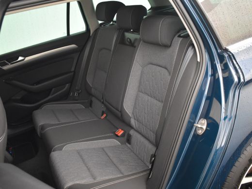 Volkswagen Passat Variant GTE Business 218pk | Panorama dak | Dodehoekdetectie | Achteruitrijcamera  | Navigatie | ... ActivLease financial lease