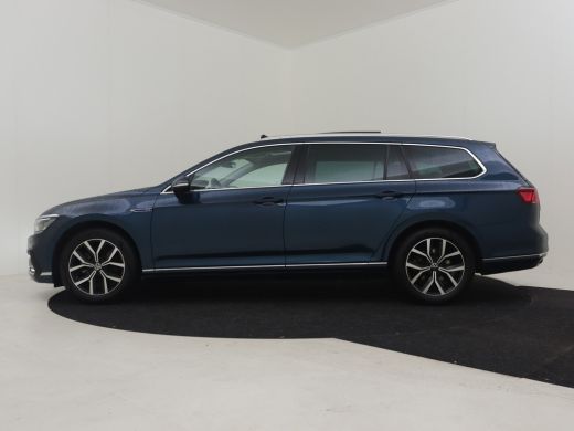 Volkswagen Passat Variant GTE Business 218pk | Panorama dak | Dodehoekdetectie | Achteruitrijcamera  | Navigatie | ... ActivLease financial lease