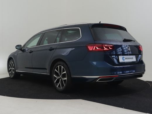 Volkswagen Passat Variant GTE Business 218pk | Panorama dak | Dodehoekdetectie | Achteruitrijcamera  | Navigatie | ... ActivLease financial lease