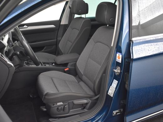Volkswagen Passat Variant GTE Business 218pk | Panorama dak | Dodehoekdetectie | Achteruitrijcamera  | Navigatie | ... ActivLease financial lease