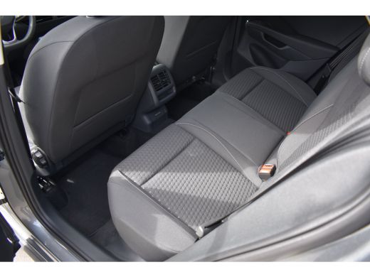 Volkswagen T-Roc 1.5 TSI 116PK DSG-7 Life Edition | TREKHAAK | NAVIGATIE | CAMERA | APP CONNECT | ADAPT. CRUISE ActivLease financial lease