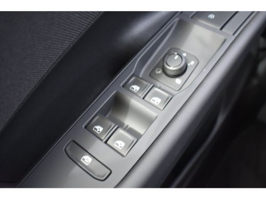 Volkswagen T-Roc 1.5 TSI 116PK DSG-7 Life Edition | TREKHAAK | NAVIGATIE | CAMERA | APP CONNECT | ADAPT. CRUISE ActivLease financial lease