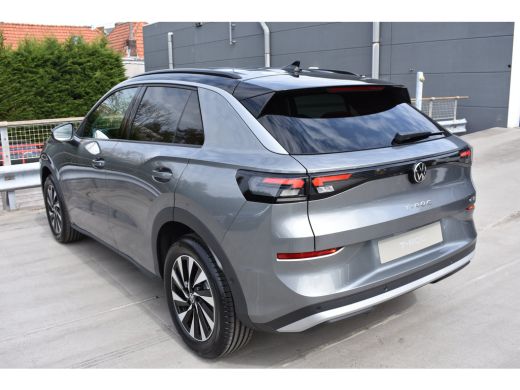 Volkswagen T-Roc 1.5 TSI 116PK DSG-7 Life Edition | TREKHAAK | NAVIGATIE | CAMERA | APP CONNECT | ADAPT. CRUISE ActivLease financial lease