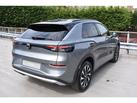 Volkswagen T-Roc 1.5 TSI 116PK DSG-7 Life Edition | TREKHAAK | NAVIGATIE | CAMERA | APP CONNECT | ADAPT. CRUISE ActivLease financial lease