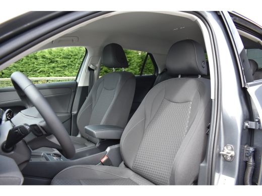 Volkswagen T-Roc 1.5 TSI 116PK DSG-7 Life Edition | TREKHAAK | NAVIGATIE | CAMERA | APP CONNECT | ADAPT. CRUISE ActivLease financial lease