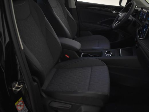 Volkswagen Tiguan Life Edition - eHybrid Inclusief &euro;2000,- inruilvoordeel | Trekhaak | 'App-Connect' draadloze smar... ActivLease financial lease
