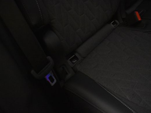 Volkswagen Tiguan Life Edition - eHybrid Inclusief &euro;2000,- inruilvoordeel | Trekhaak | 'App-Connect' draadloze smar... ActivLease financial lease