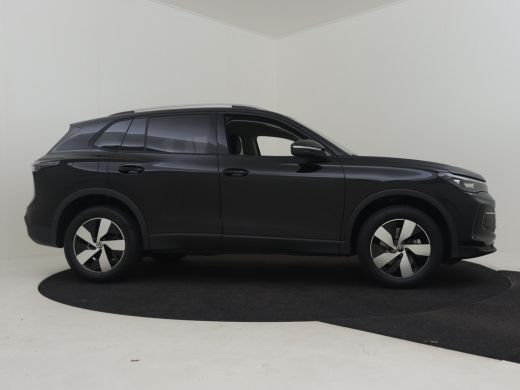 Volkswagen Tiguan Life Edition - eHybrid Inclusief &euro;2000,- inruilvoordeel | Trekhaak | 'App-Connect' draadloze smar... ActivLease financial lease